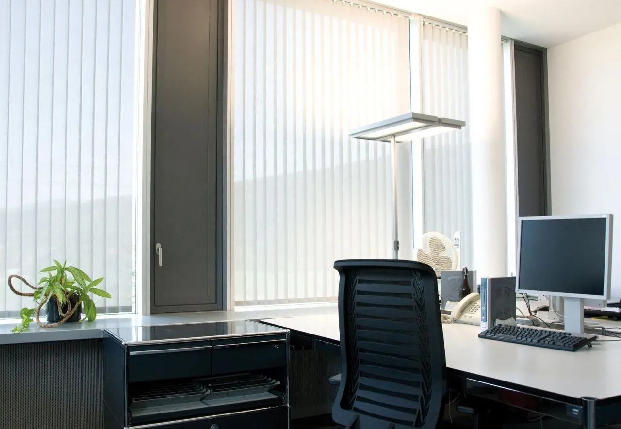 Использование WDR в камерах IFlow для офиса с окнами на солнечную сторону