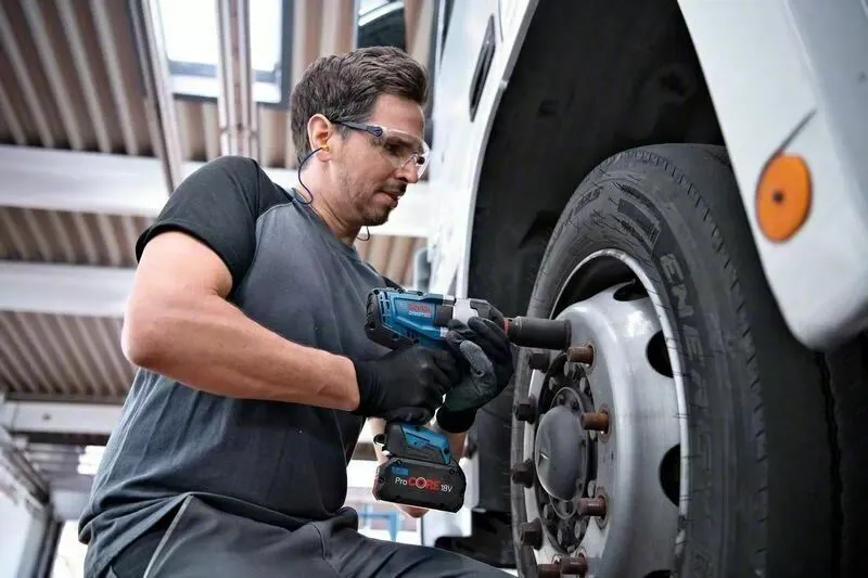 картинка Гайковерт Bosch GDS 18V-1050 H Professional (0.601.9J8.502) от магазина Охранных систем и видеонаблюдения