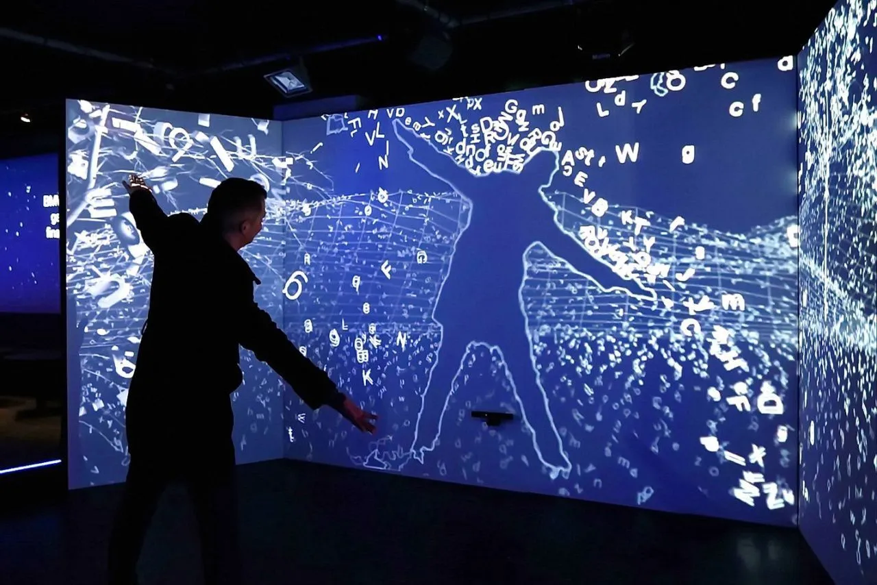 Интерактивное взаимодействие с посетителями с помощью камер Fox