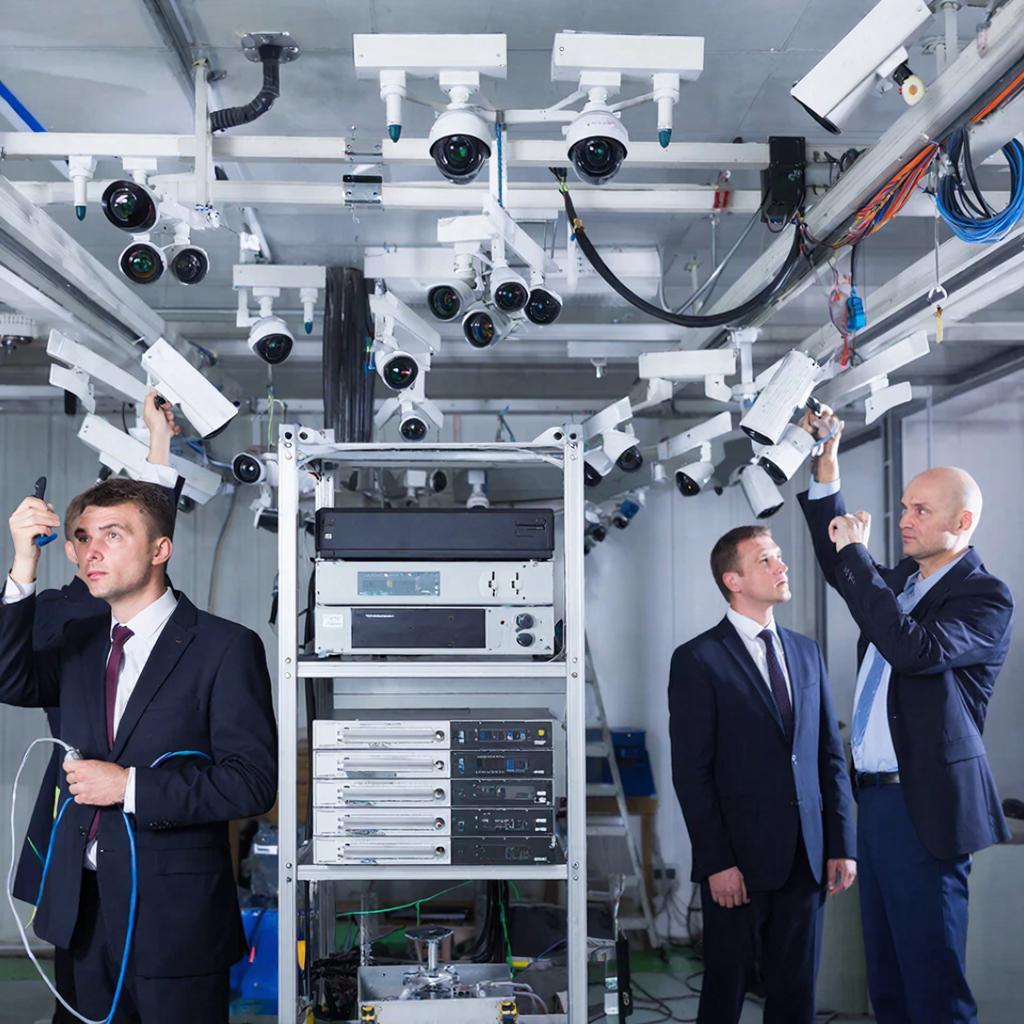 Цена системы видеонаблюдения для склада: монтаж, кабели, хранение данных