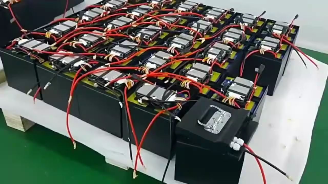 Подходят ли аккумуляторы Accura для длительного хранения?