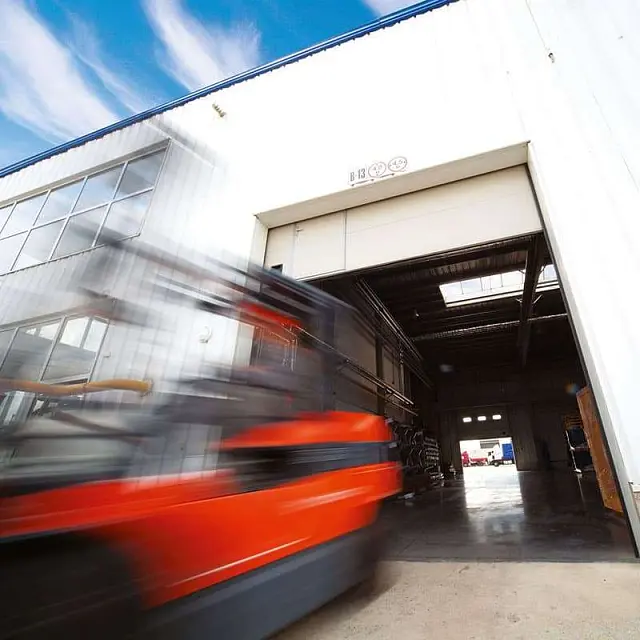 картинка Автоматические ворота для производств и складов ALUTECH ProPlus 4000×4000 мм от магазина Охранных систем и видеонаблюдения