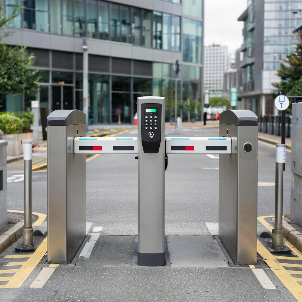 Подключение СКУД для парковки: шлагбаум, автоматический въезд