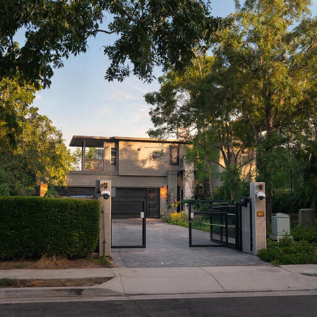 Камеры для коттеджа: покрытие внешней территории и периметра