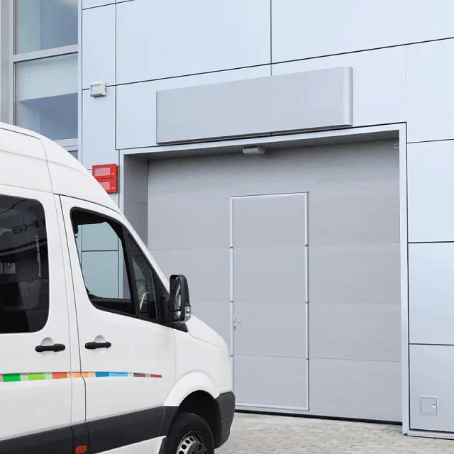 картинка Автоматические промышленные ворота ALUTECH ProPlus 3000×3000 мм со встроенной калиткой от магазина Охранных систем и видеонаблюдения