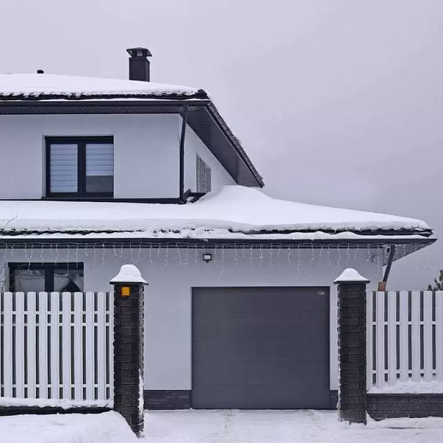 картинка Автоматические гаражные секционные ворота ALUTECH Prestige 2500×2500 мм от магазина Охранных систем и видеонаблюдения