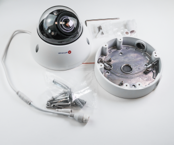 картинка Купольная 4K IP-камера ActiveCam AC-D3183WDZIR5 с motor-zoom и Smart-аналитикой от магазина Охранных систем и видеонаблюдения