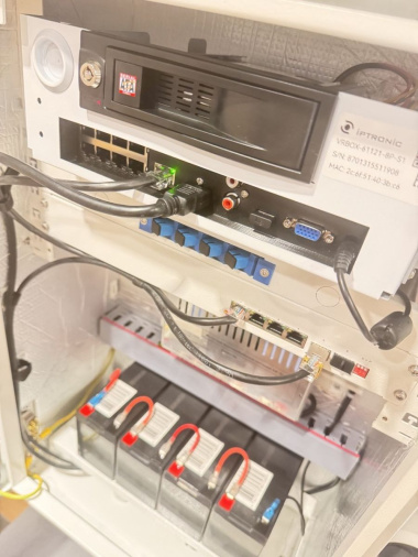 IPTRONIC представил новинку видеошкаф VRBOX — комплексное решение «из коробки»