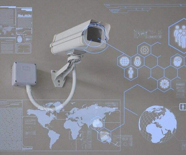 Какие технологии использует IFlow в камерах видеонаблюдения?