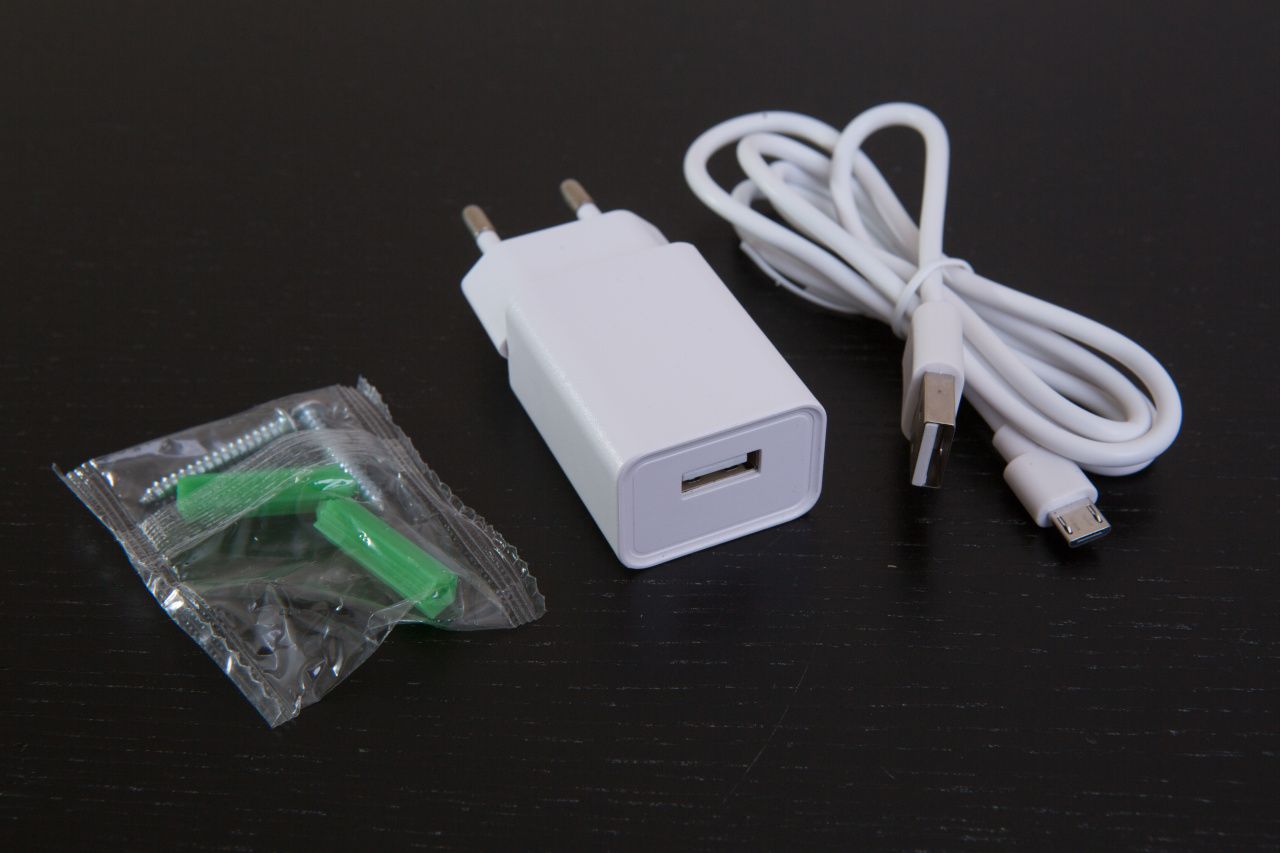 картинка Ростелеком Switcam-HS303 Wi-Fi IP видеокамера от магазина Охранных систем и видеонаблюдения